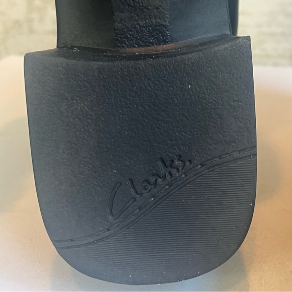 Clarks Women's Black Leather Chelsea Boots Sz 10 Block Heel 2.5" Square Toe - Picture 11 of 15